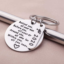 Load image into Gallery viewer, 2020 College Inspirational Graduation Gifts Keychains for Her Him Women- High School,College Graduate Gift-Behind You All Your Memories Before You Your Dreams- Birthday Wedding¡