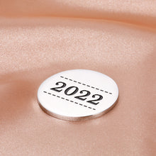 Load image into Gallery viewer, 2022 Inspirational Gifts Coin for Women Men Graduation Gifts for Him Her High School College Senior Grads Encouragement Gifts Nurse Graduate Boys Girls Son Daughter Coming of Age Birthday Friends Gift