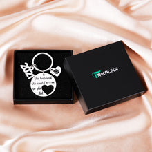 Load image into Gallery viewer, Inspirational Graduation Gifts for Her Class of 2021 High School College Senior Nurse Graduation Cap Gifts Keychain for Daughter Teen Girls Friends She Believed She Could So She Did Jewelry for Women