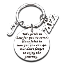 Load image into Gallery viewer, 2022 Graduation Gifts for Him Her Senior Graduation Gifts Keychain for High School College Boys Girls Master Nurse Law Grads
