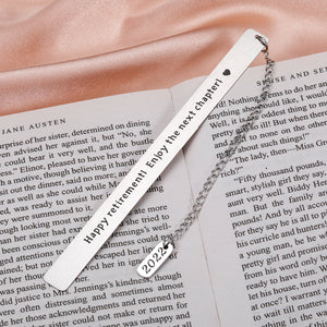 Happy Retirement Gifts for Women Men 2022 Retirement Appreciation Bookmark with Chain for Coworker Leaving Retired Boss Office Colleagues Nurse Teacher Retirement Gifts for Retiree Book Lovers Friends