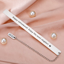 Load image into Gallery viewer, Happy Retirement Gifts for Women Men 2022 Retirement Appreciation Bookmark with Chain for Coworker Leaving Retired Boss Office Colleagues Nurse Teacher Retirement Gifts for Retiree Book Lovers Friends
