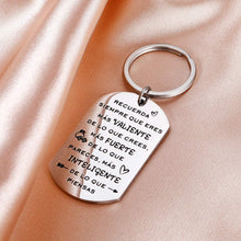 Load image into Gallery viewer, Llavero Inspirador Inspirational Graduation Keychain for Class 2021 Gift for Women Men Teen Girls BoysHim Her Friends Recuerda Siempre que eres más valiente de lo que Crees -Birthday for Men Teens
