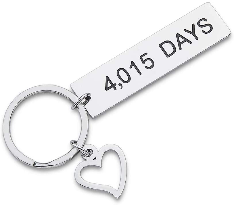 Tritiara Couples Chrismas Gifts Keychains for Girlfriend Wife Boyfriend Husband Him Her -Puzzle Key Ring- You Hold The Key to My Heart Forever -Birthday,Wedding, Anniversary Valentine Gift